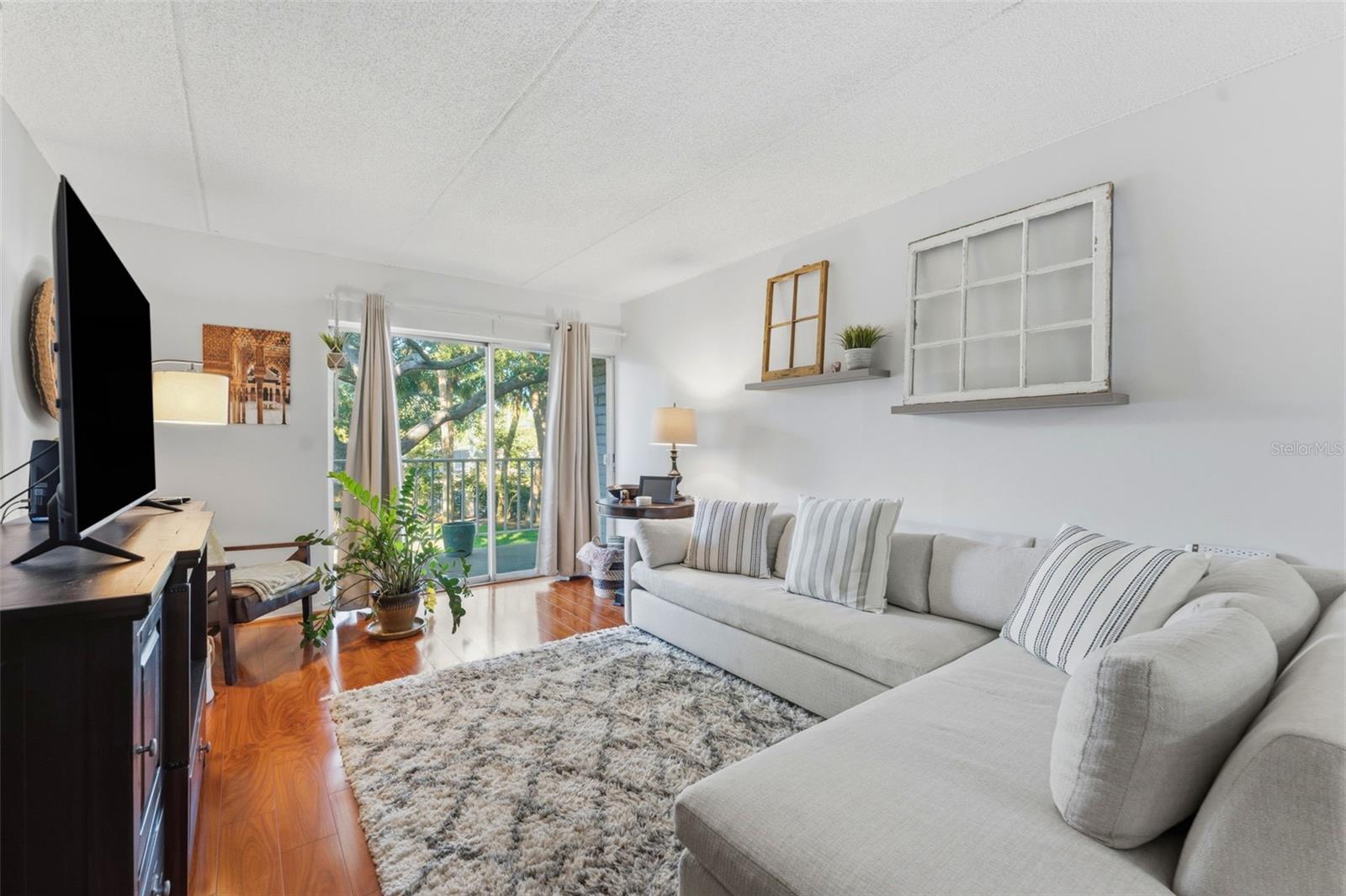 Image 10 of 40 For 3325 Bayshore Boulevard E22