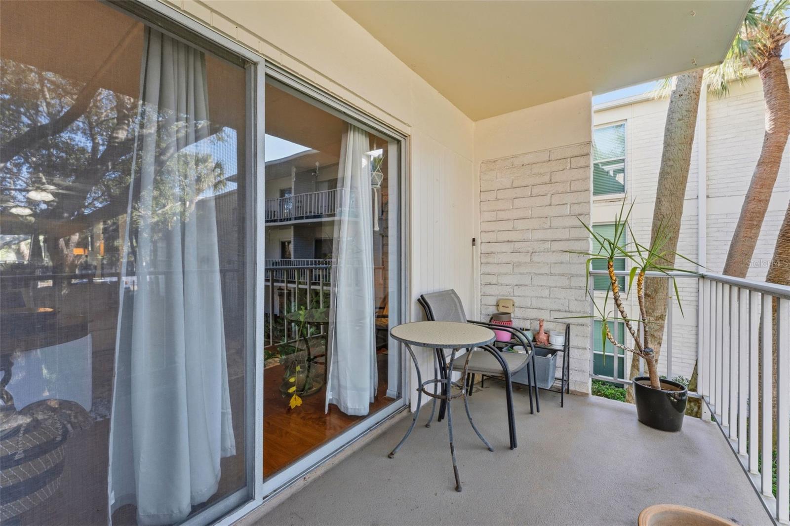 Image 13 of 40 For 3325 Bayshore Boulevard E22