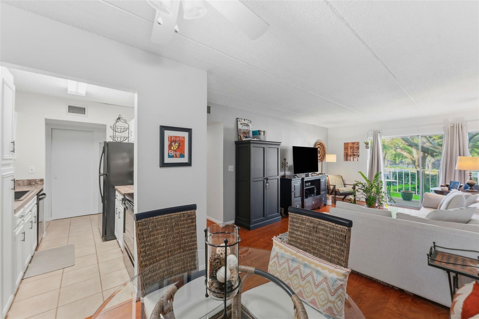 Image 16 of 40 For 3325 Bayshore Boulevard E22