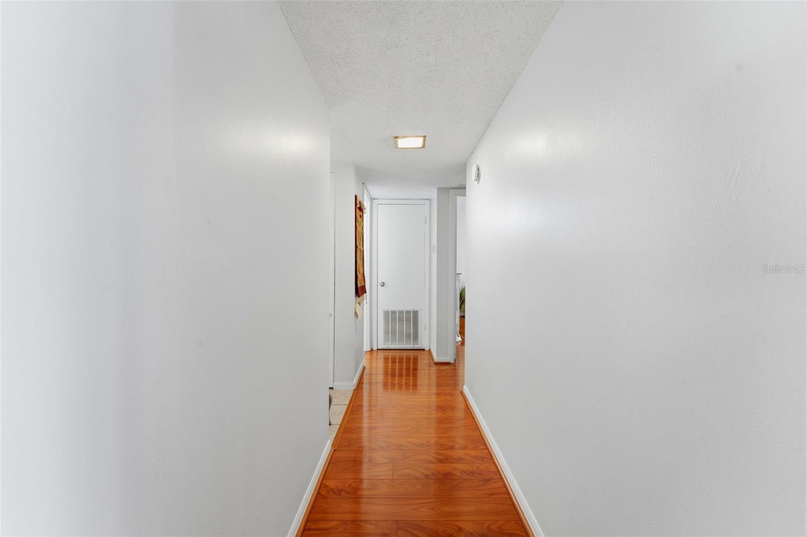 Image 17 of 40 For 3325 Bayshore Boulevard E22