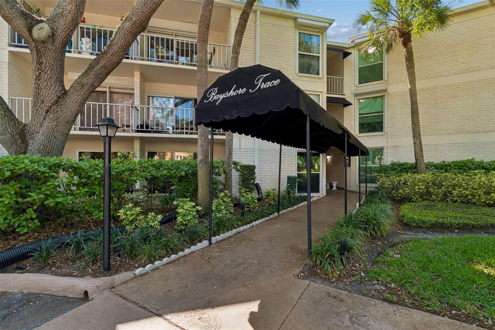 Image 2 of 40 For 3325 Bayshore Boulevard E22