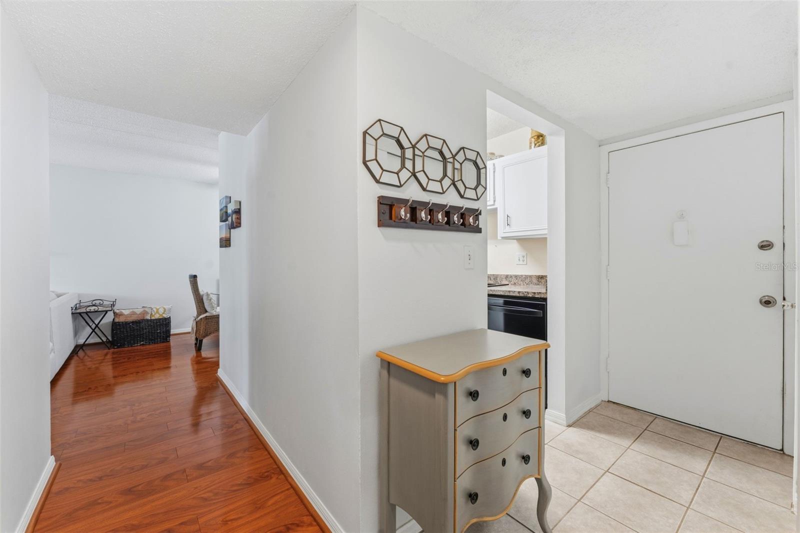 Image 28 of 40 For 3325 Bayshore Boulevard E22