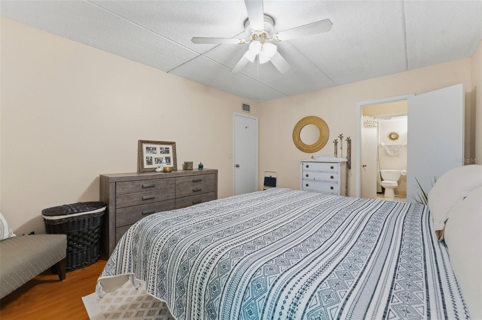 Image 29 of 40 For 3325 Bayshore Boulevard E22