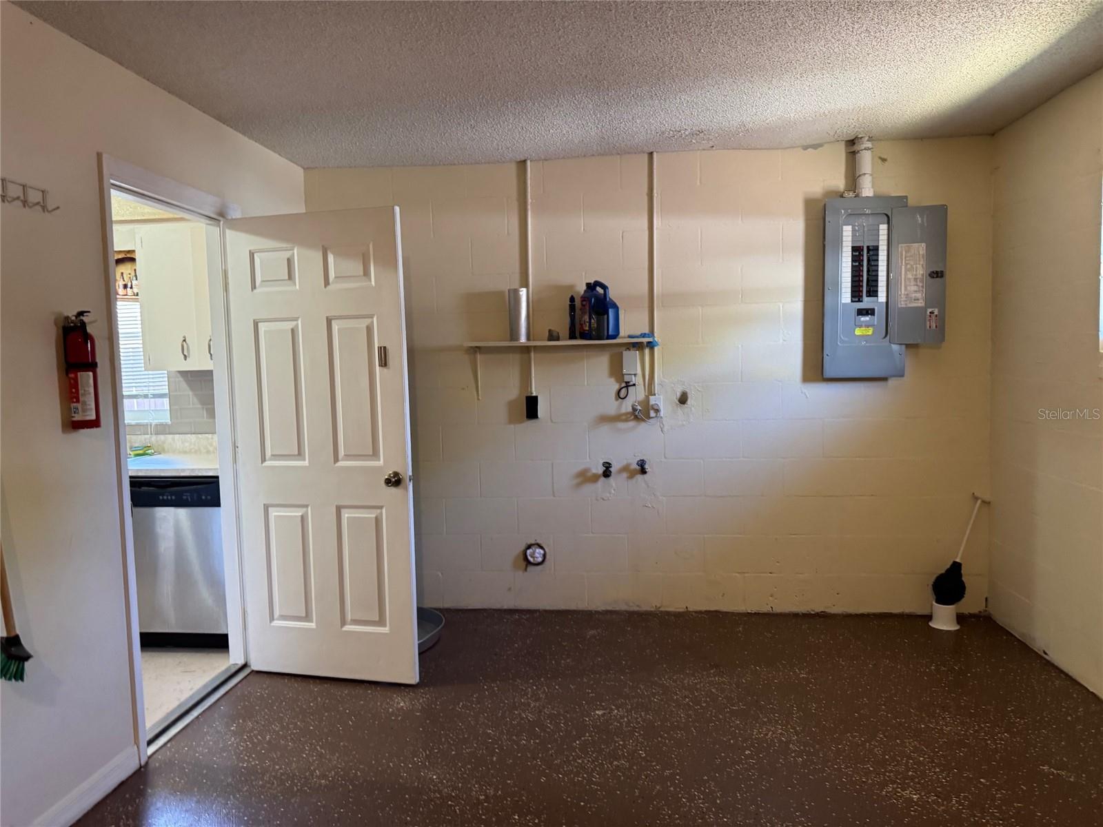 Image 11 of 12 For 5435 Tangerine Drive