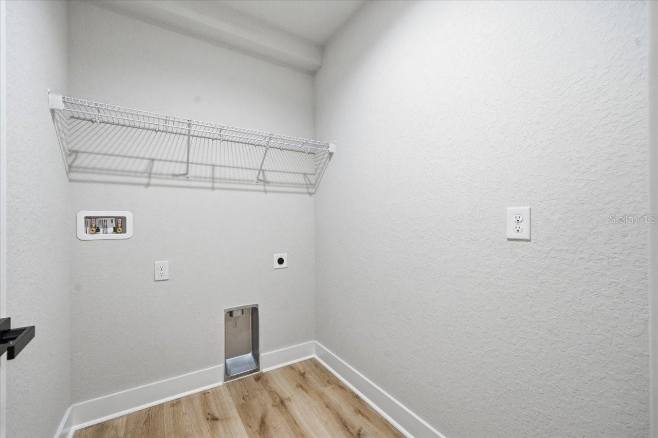 Image 23 of 25 For 15212 Hawley Road