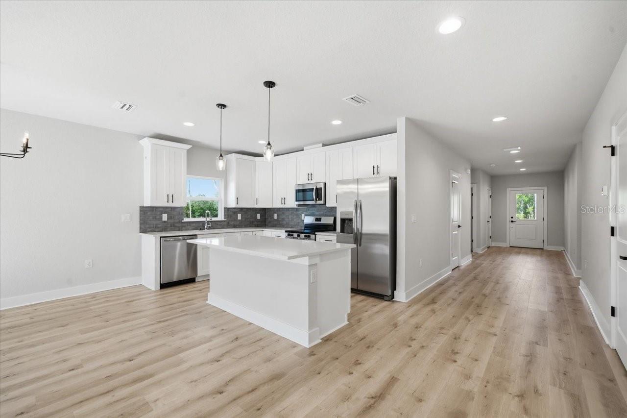 Image 4 of 25 For 15212 Hawley Road