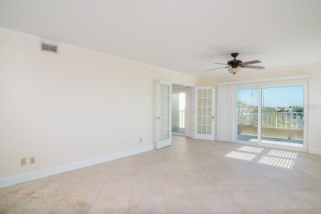 Image 10 of 71 For 160 Columbia Drive 507