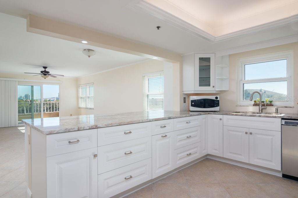 Image 2 of 71 For 160 Columbia Drive 507