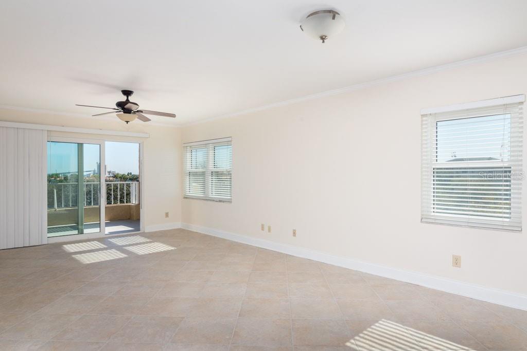 Image 9 of 71 For 160 Columbia Drive 507