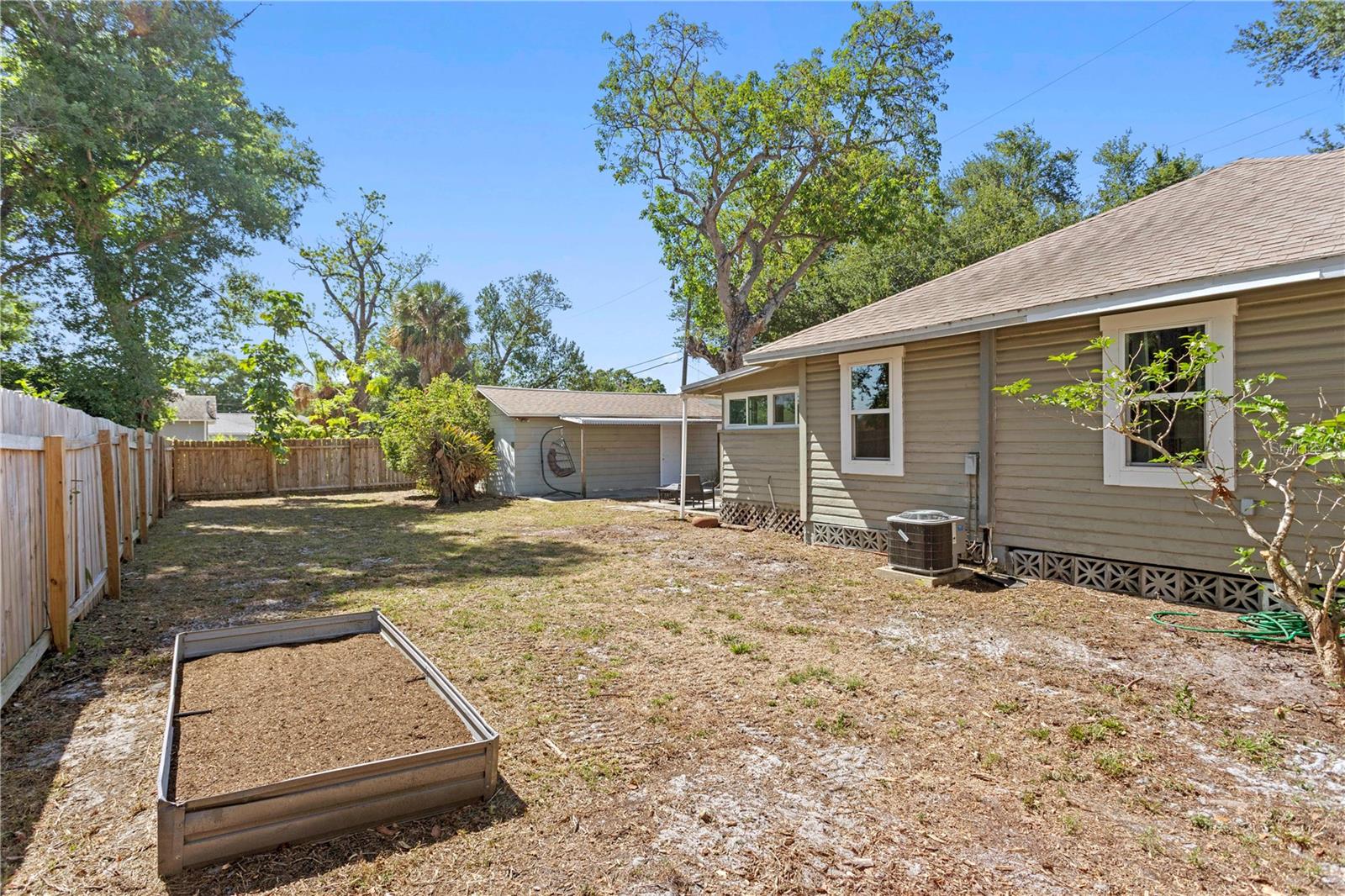 Image 17 of 20 For 225 35th Street S