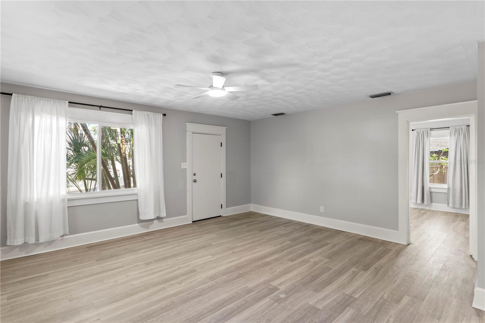 Image 3 of 20 For 225 35th Street S