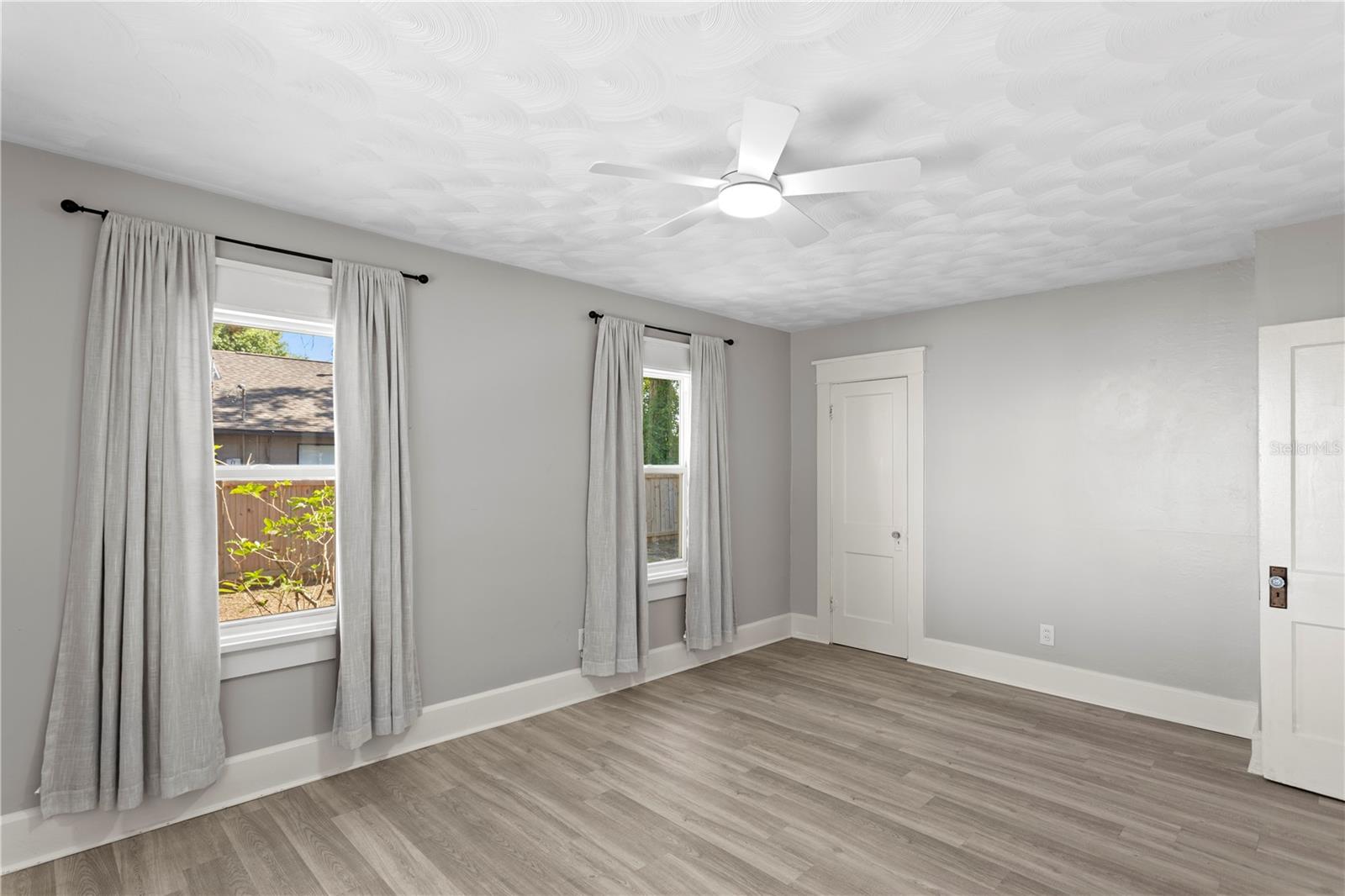 Image 6 of 20 For 225 35th Street S