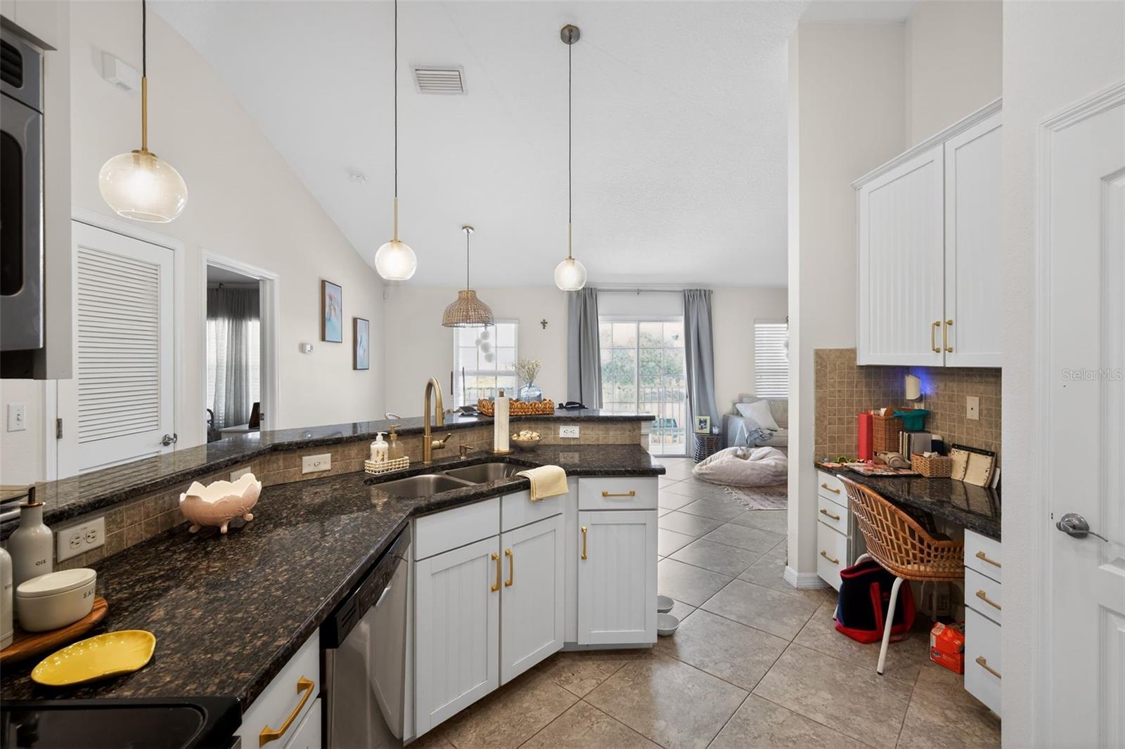 Image 13 of 30 For 7001 Interbay Boulevard 148