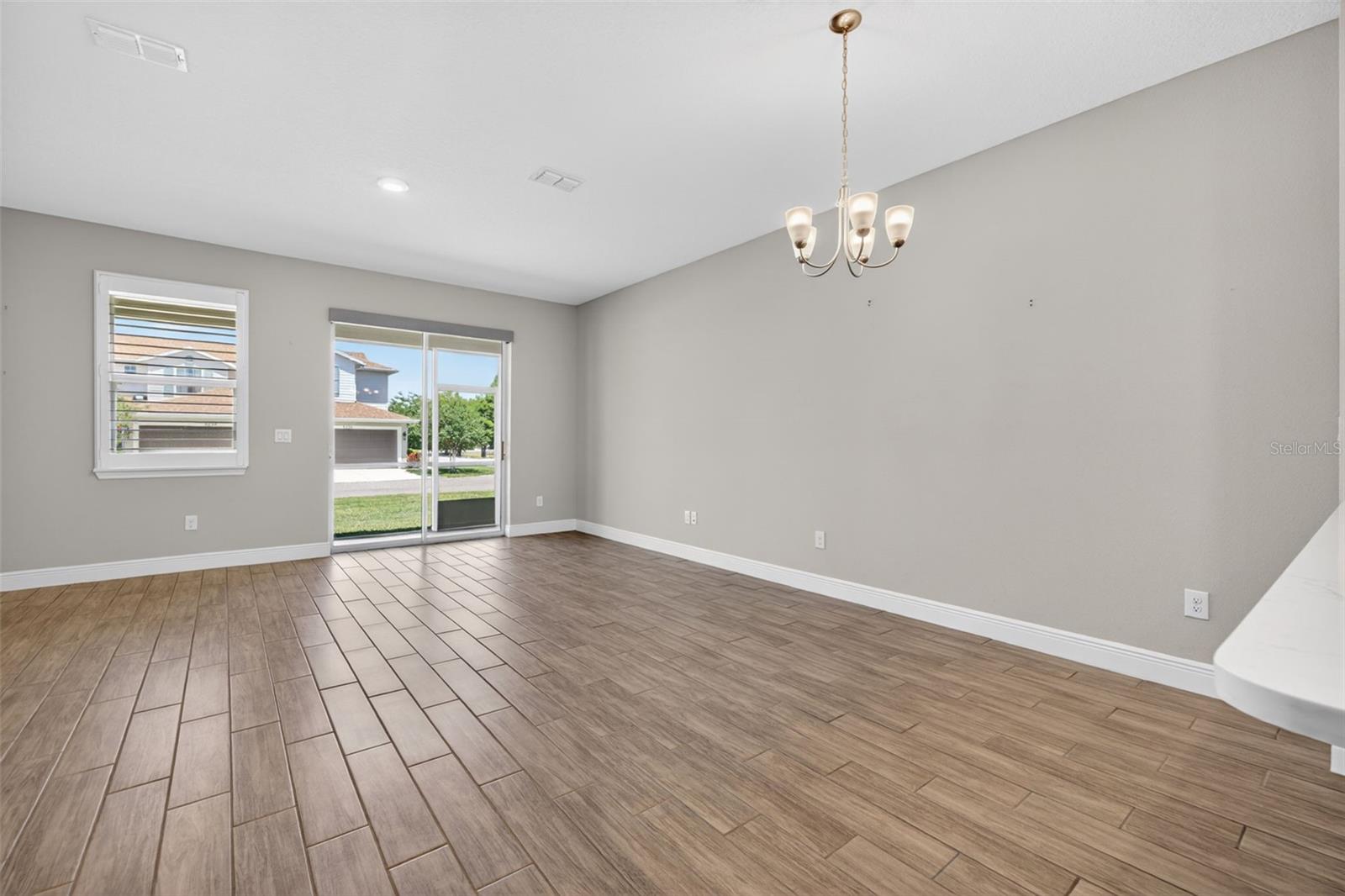 Image 4 of 32 For 5291 Neil Drive