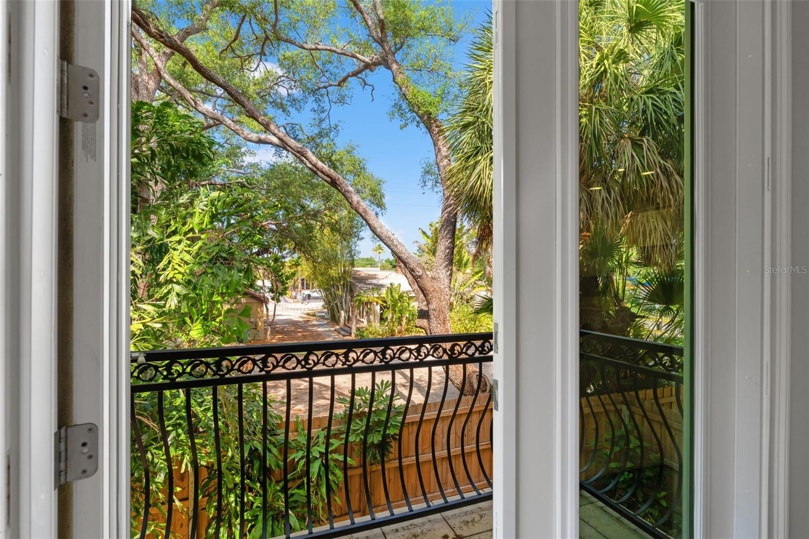 Image 15 of 40 For 3010 Stovall Street H