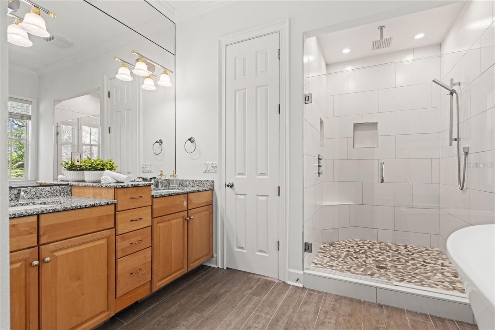 Image 23 of 40 For 3010 Stovall Street H