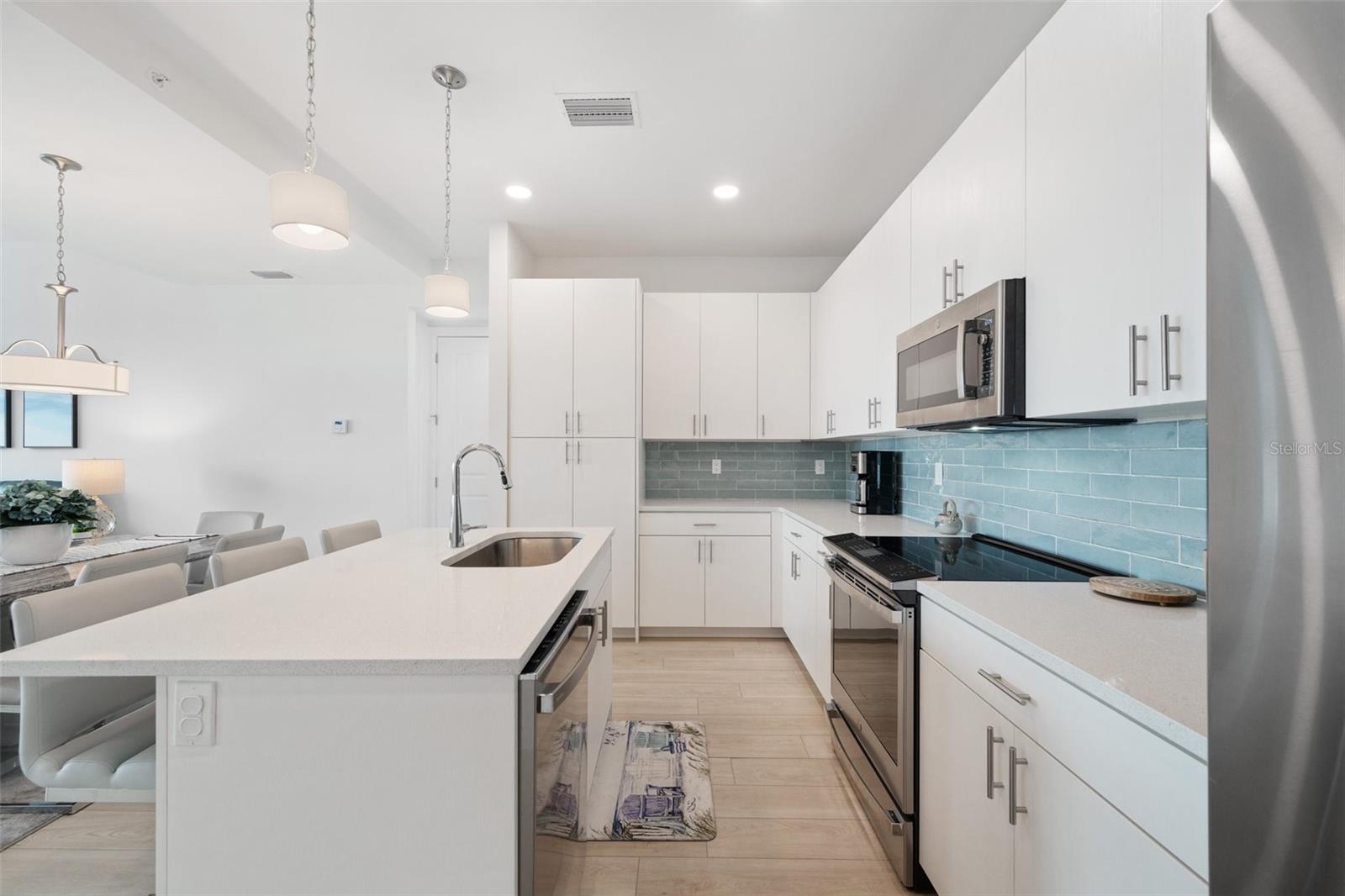 Image 14 of 37 For 300 150th Avenue 510