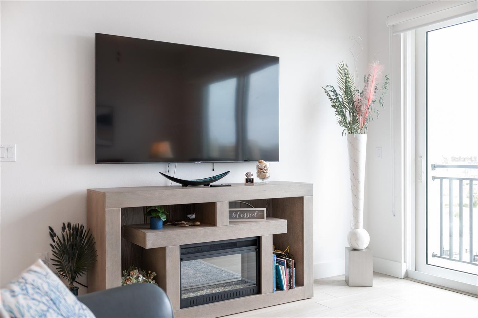 Image 22 of 37 For 300 150th Avenue 510