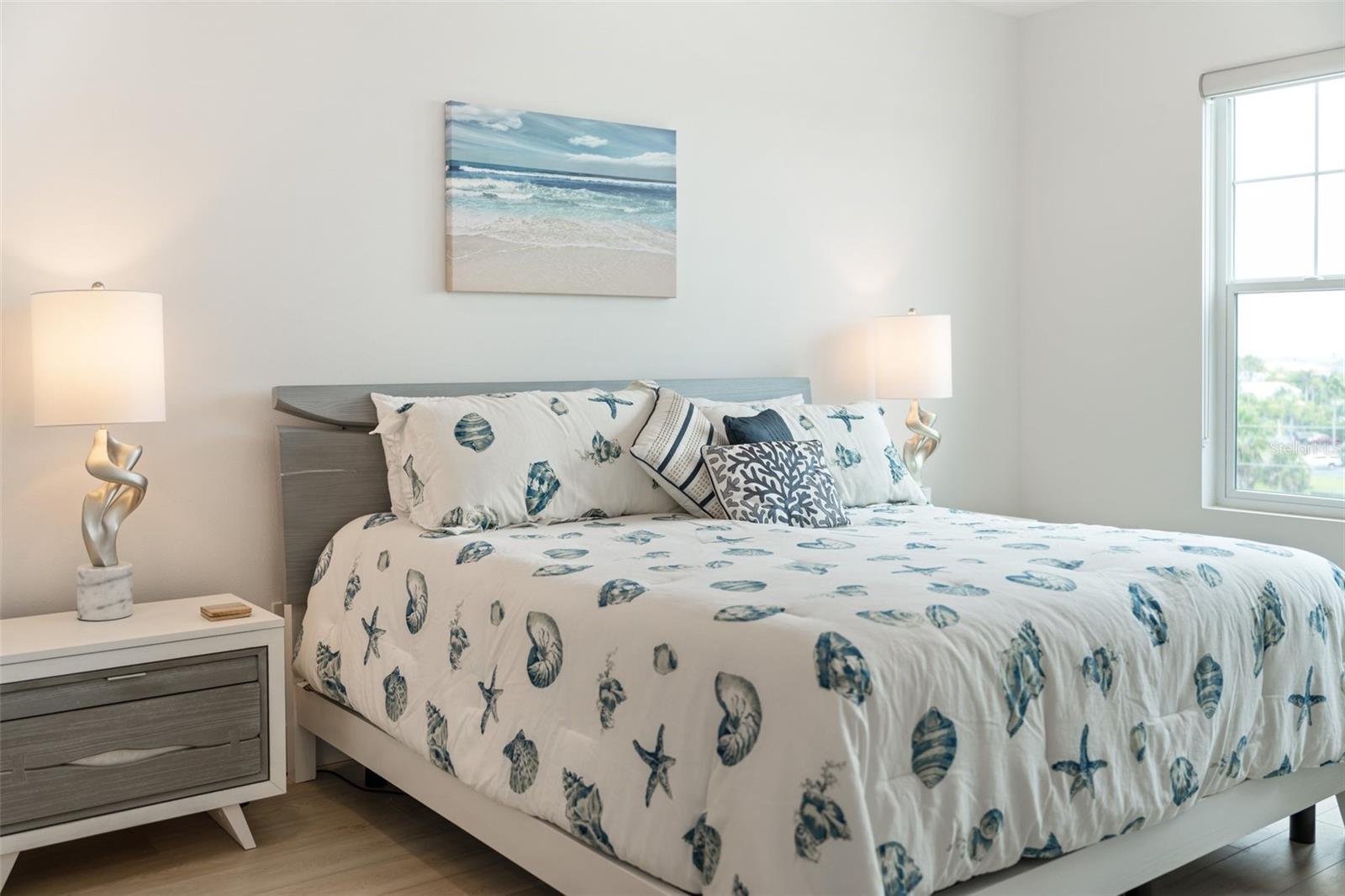 Image 25 of 37 For 300 150th Avenue 510