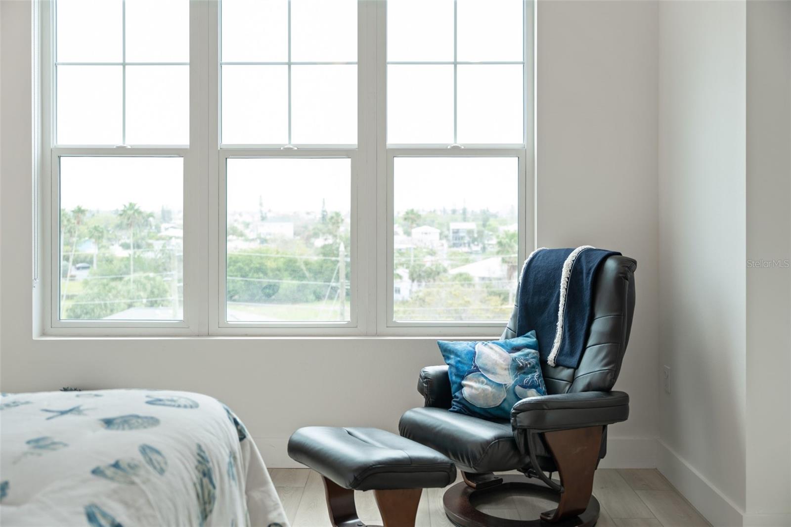 Image 26 of 37 For 300 150th Avenue 510