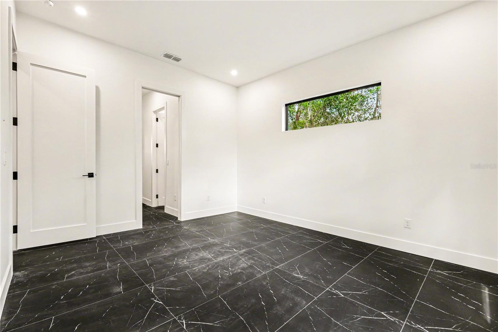 Image 33 of 46 For 105 Garland Avenue