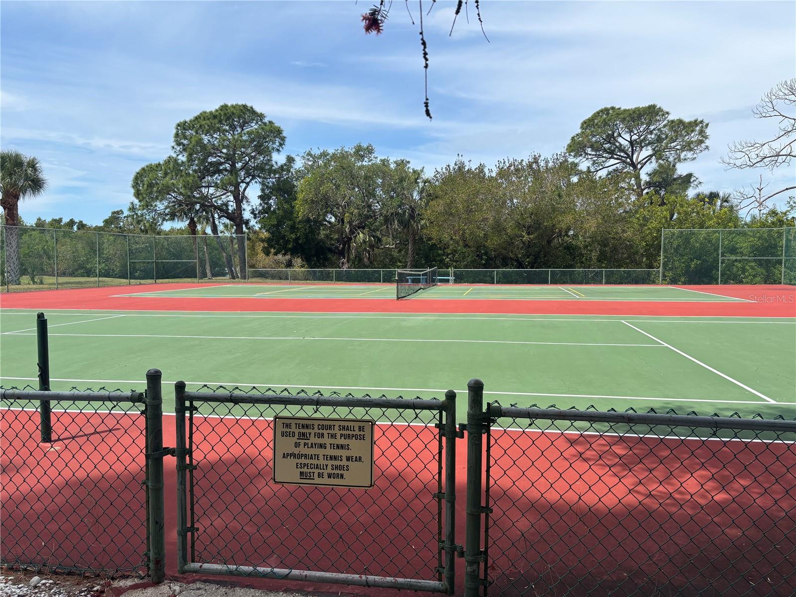 Image 20 of 21 For 5400 Park Street N 108