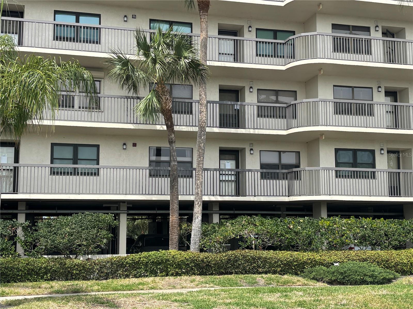 Image 3 of 21 For 5400 Park Street N 108