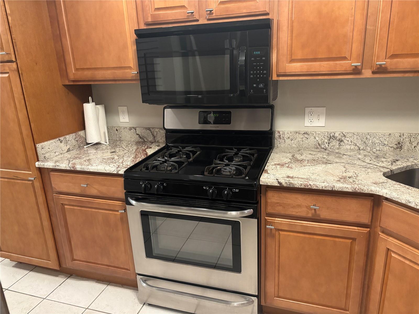 Image 4 of 21 For 5400 Park Street N 108