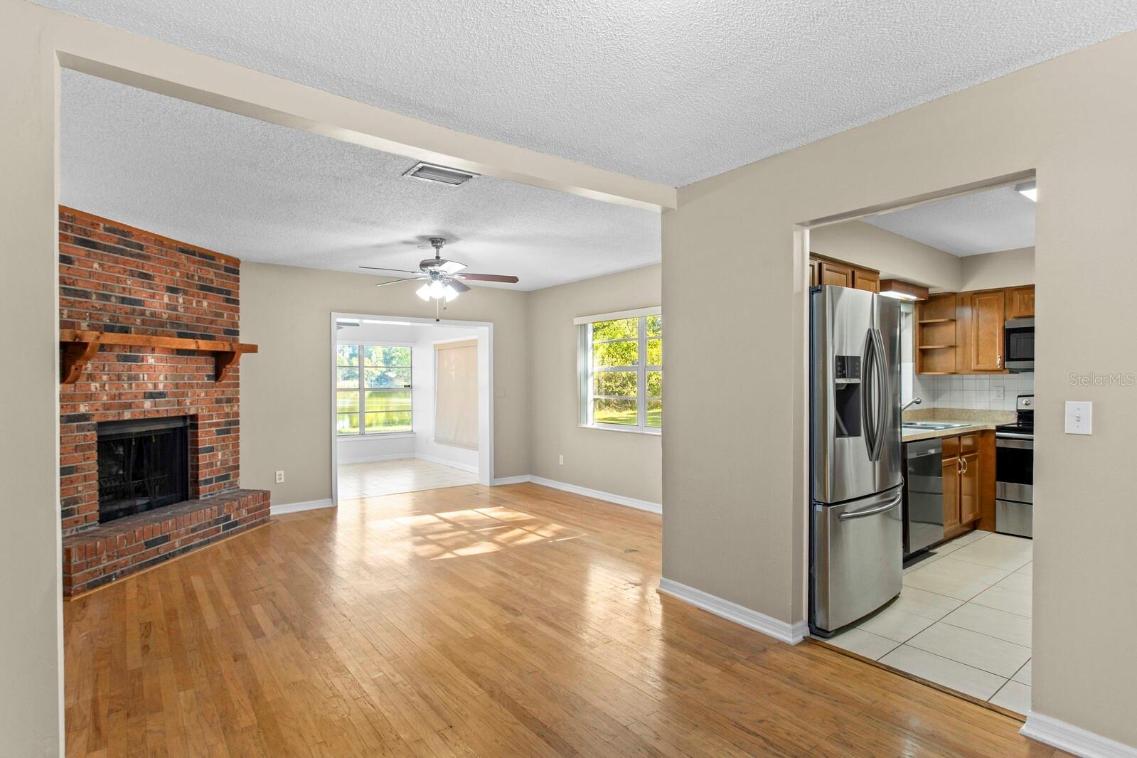 Image 14 of 61 For 9608 Springbrook Drive