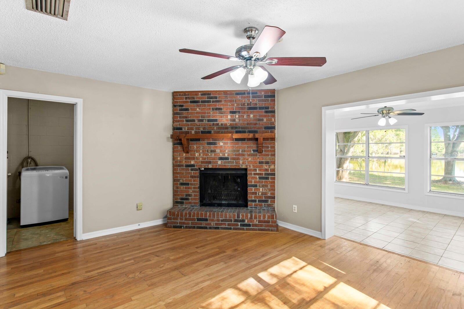 Image 17 of 61 For 9608 Springbrook Drive