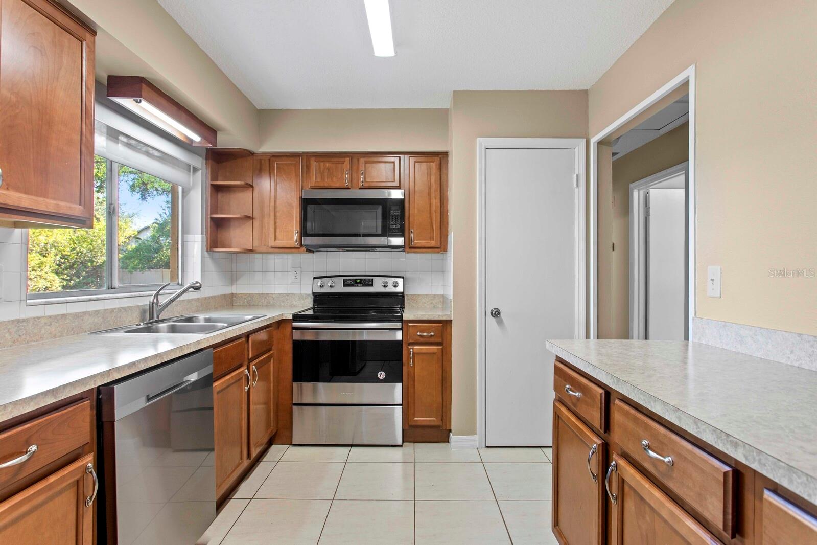 Image 22 of 61 For 9608 Springbrook Drive