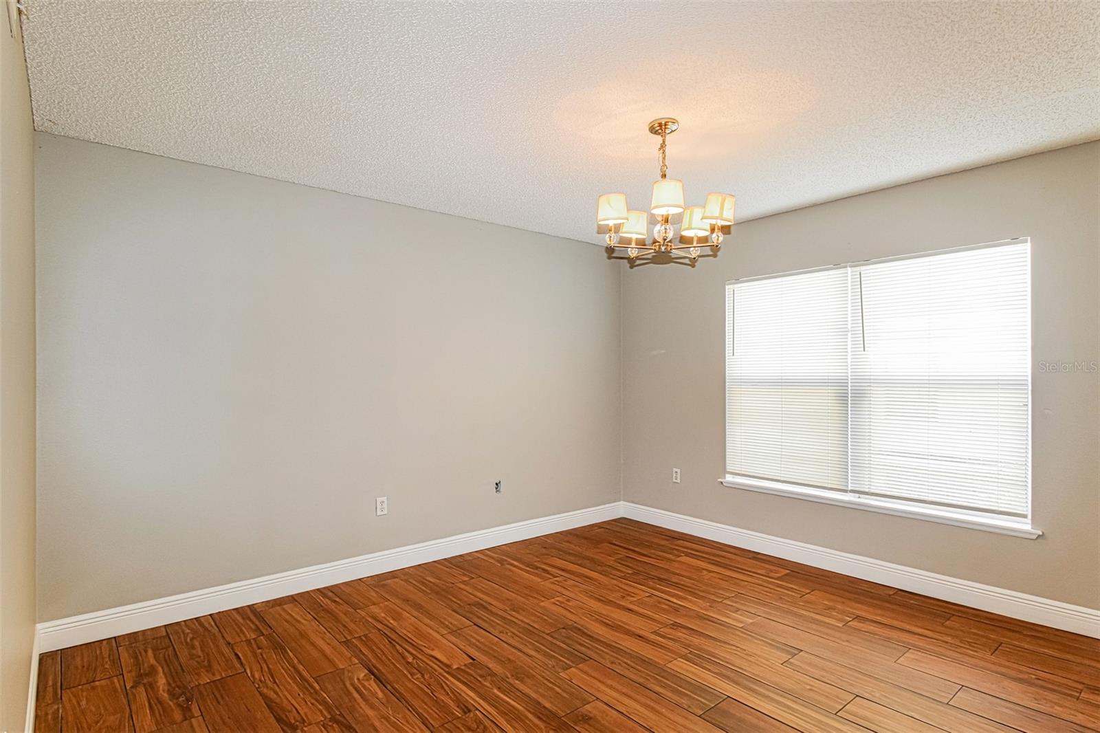 Image 10 of 30 For 6296 Landover Boulevard