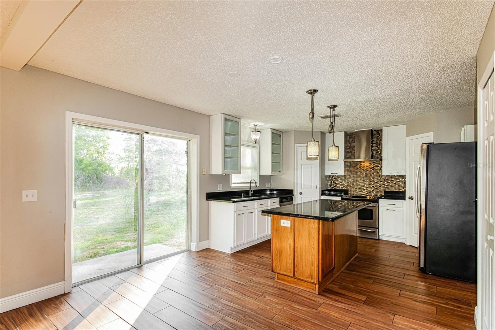 Image 12 of 30 For 6296 Landover Boulevard