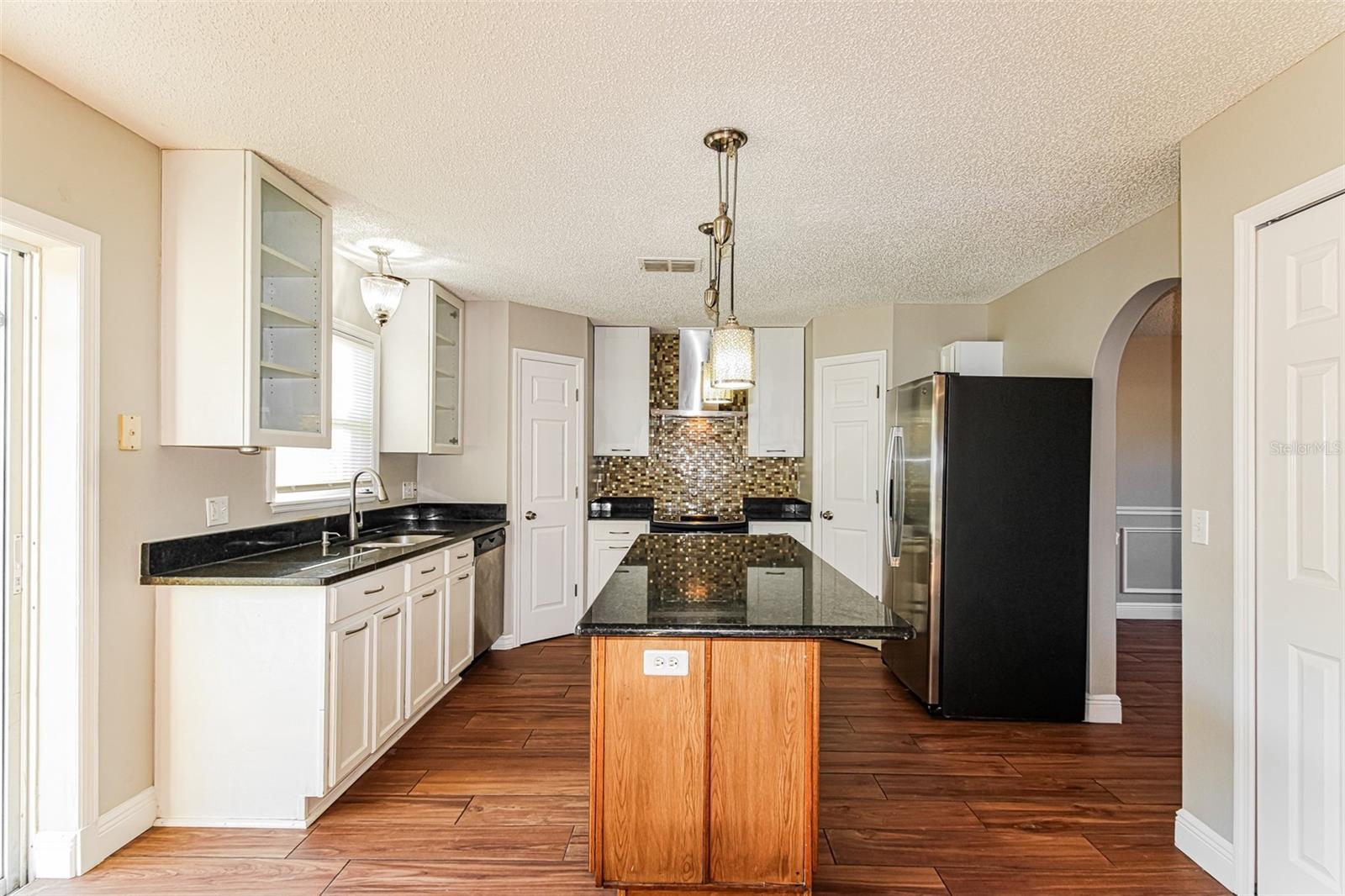 Image 13 of 30 For 6296 Landover Boulevard