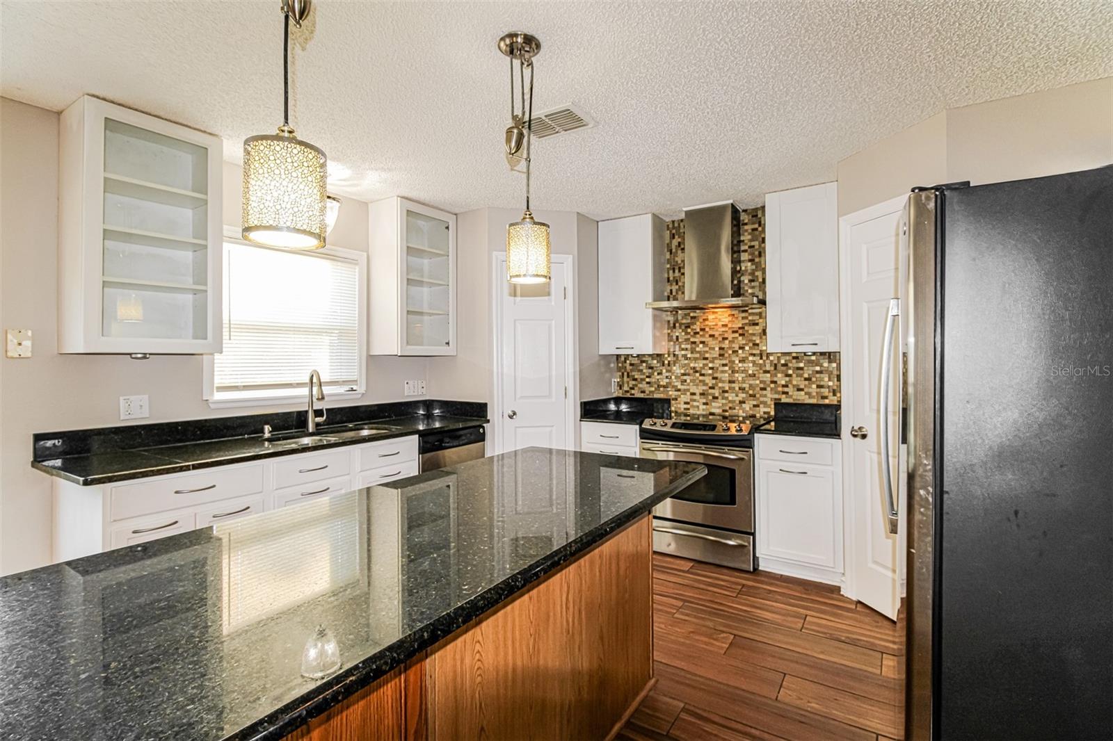 Image 16 of 30 For 6296 Landover Boulevard