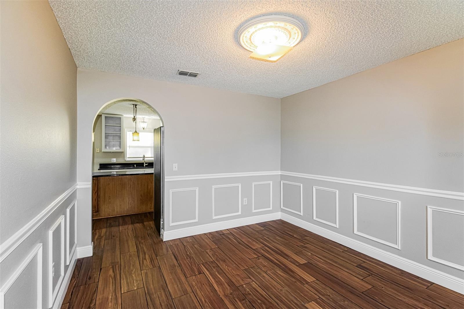 Image 18 of 30 For 6296 Landover Boulevard