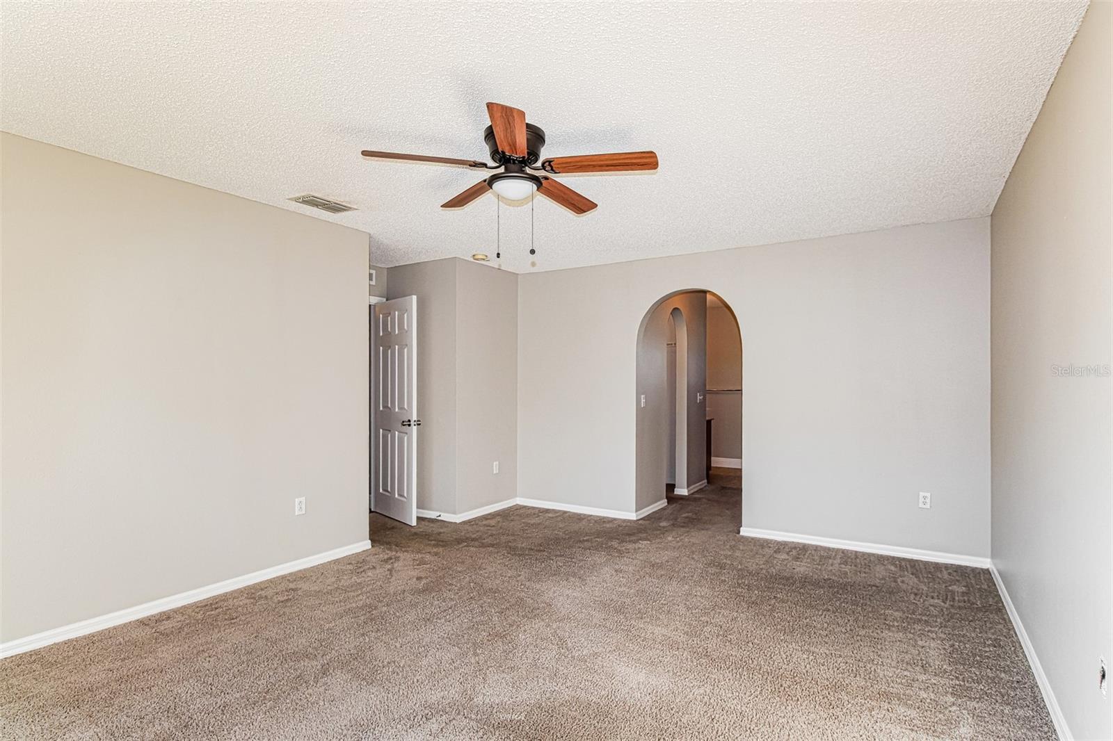 Image 19 of 30 For 6296 Landover Boulevard