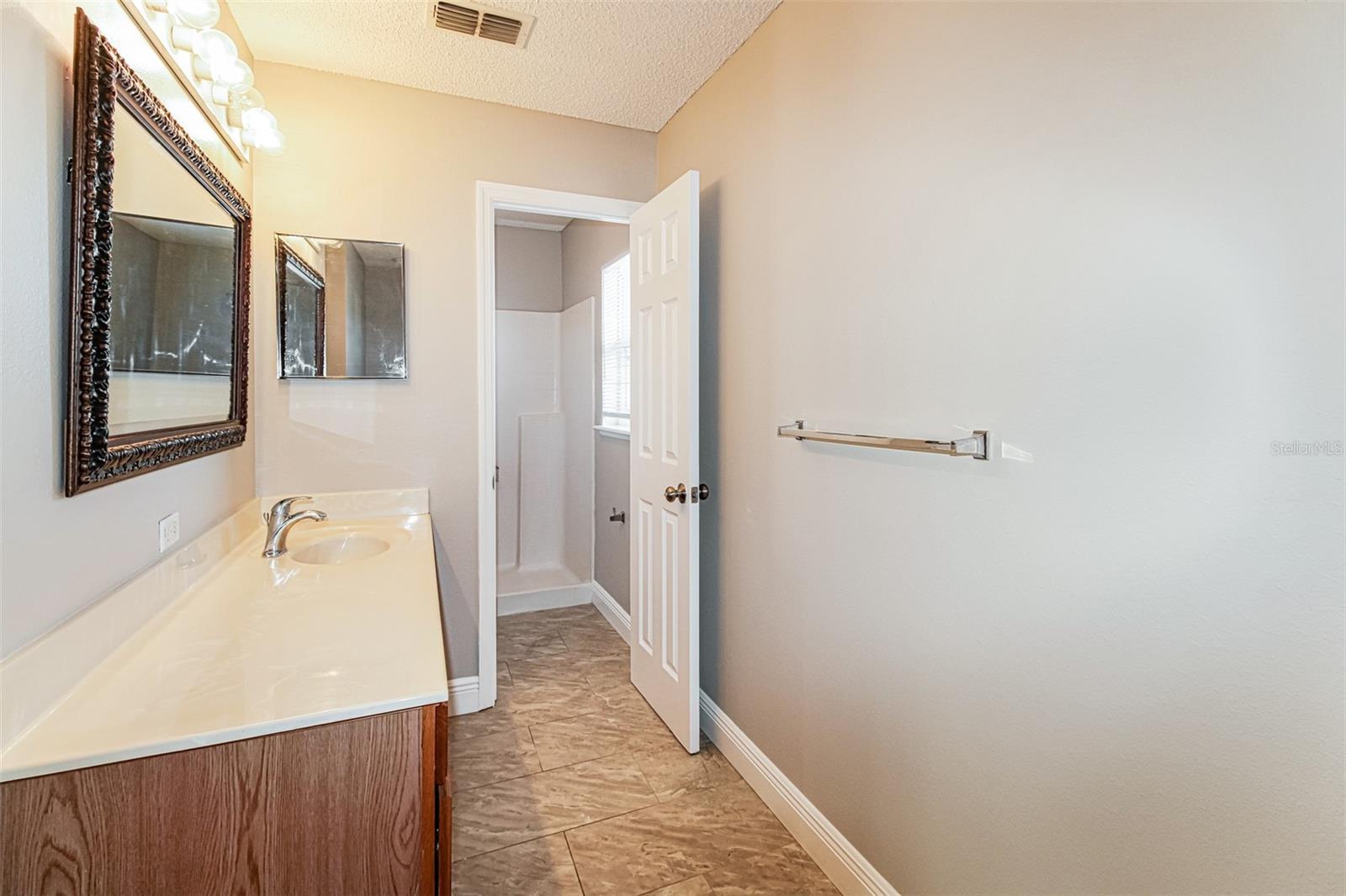 Image 20 of 30 For 6296 Landover Boulevard