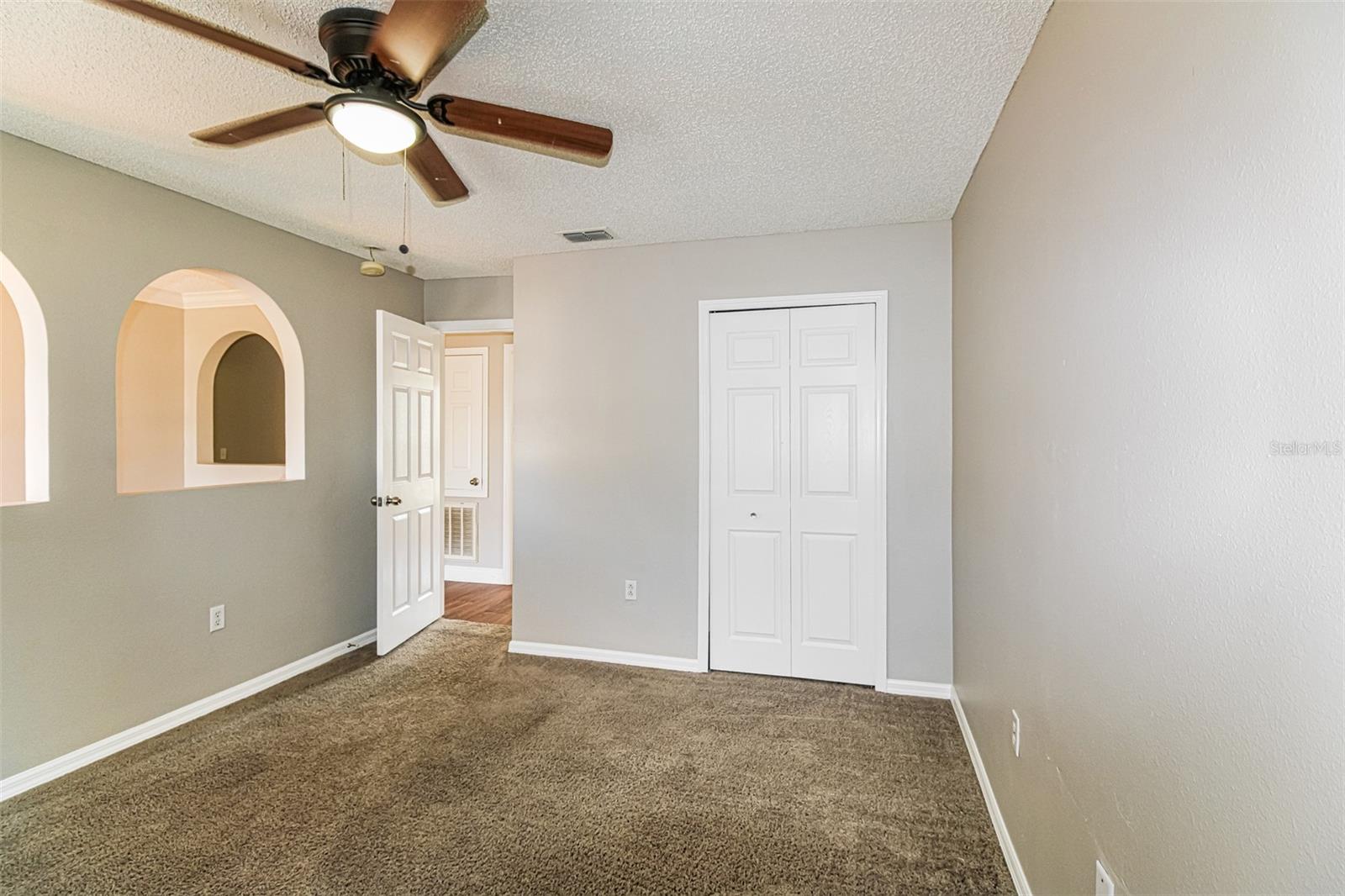 Image 22 of 30 For 6296 Landover Boulevard