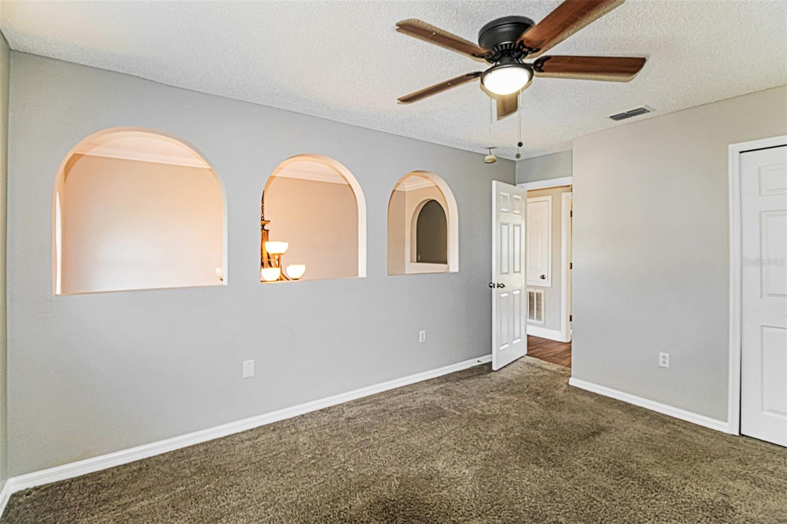 Image 23 of 30 For 6296 Landover Boulevard