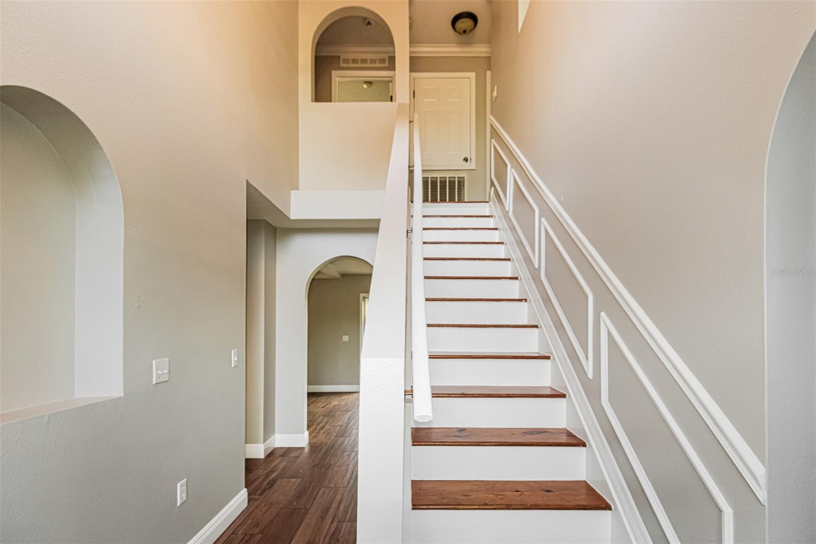 Image 3 of 30 For 6296 Landover Boulevard