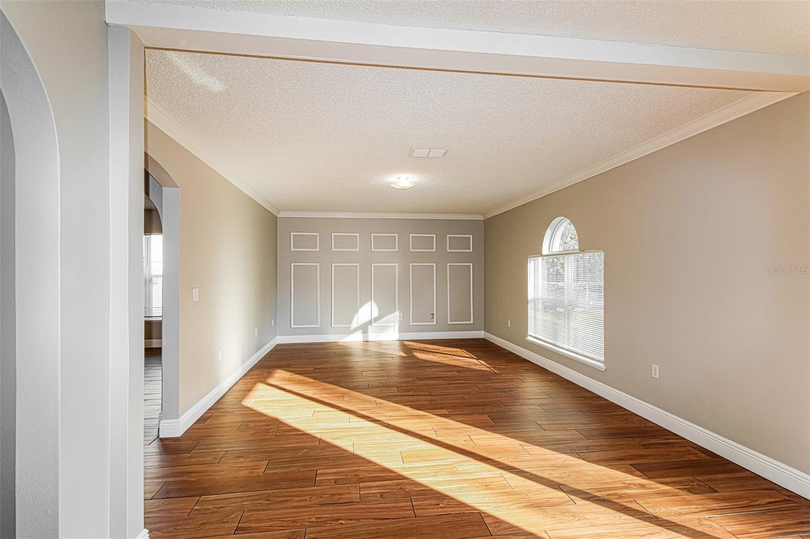 Image 8 of 30 For 6296 Landover Boulevard