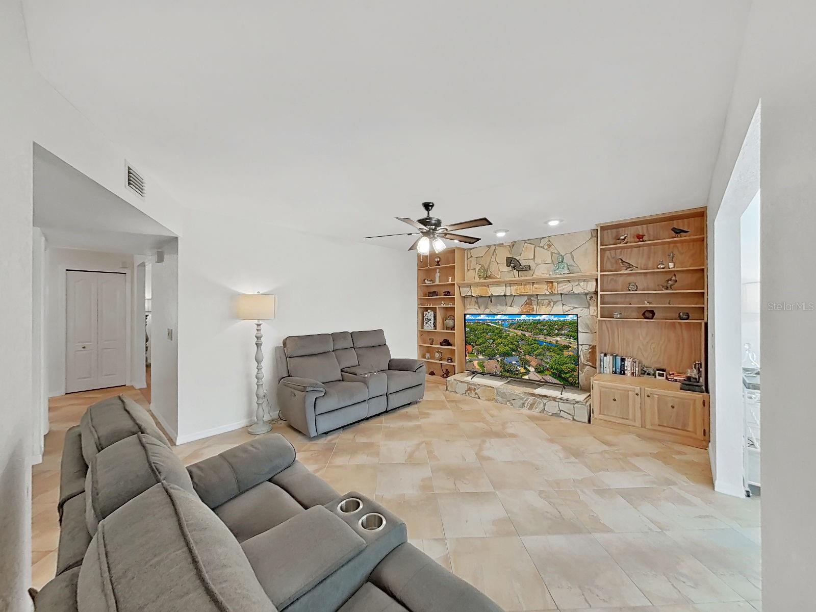 Image 14 of 55 For 7645 Harbor View Way