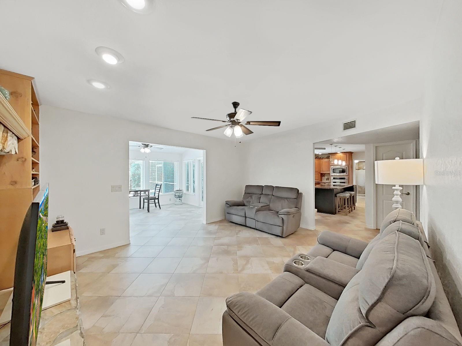 Image 15 of 55 For 7645 Harbor View Way