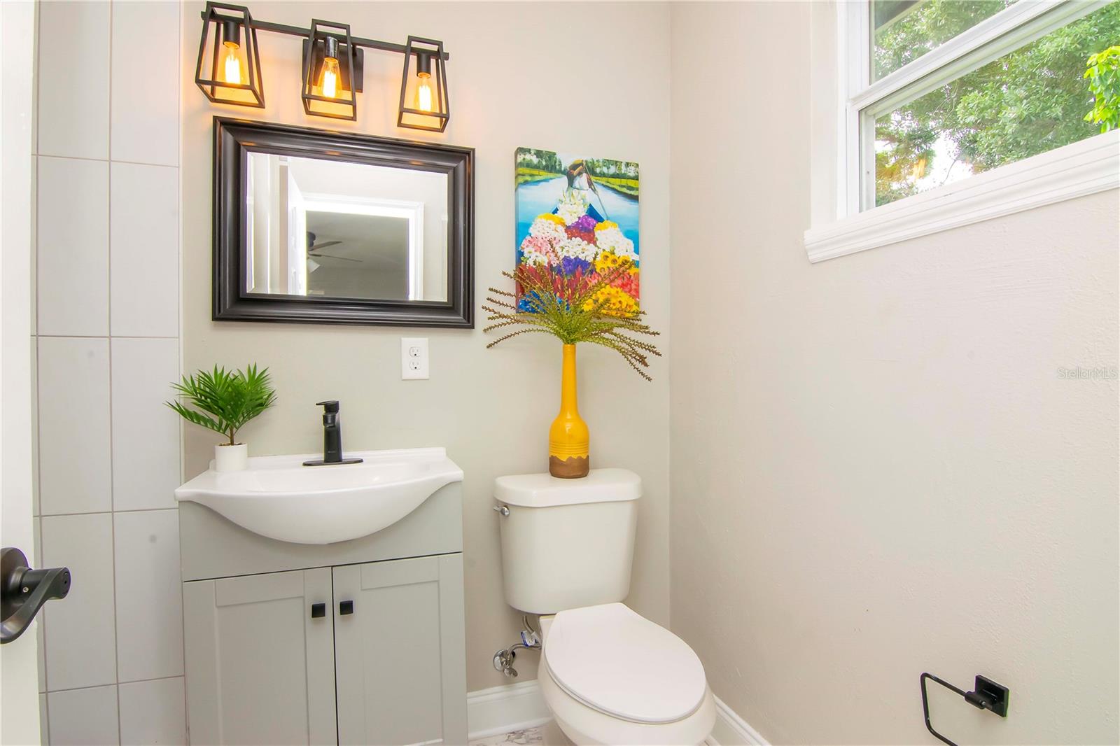 Listing photo id 16 for 3708 Tyson Avenue