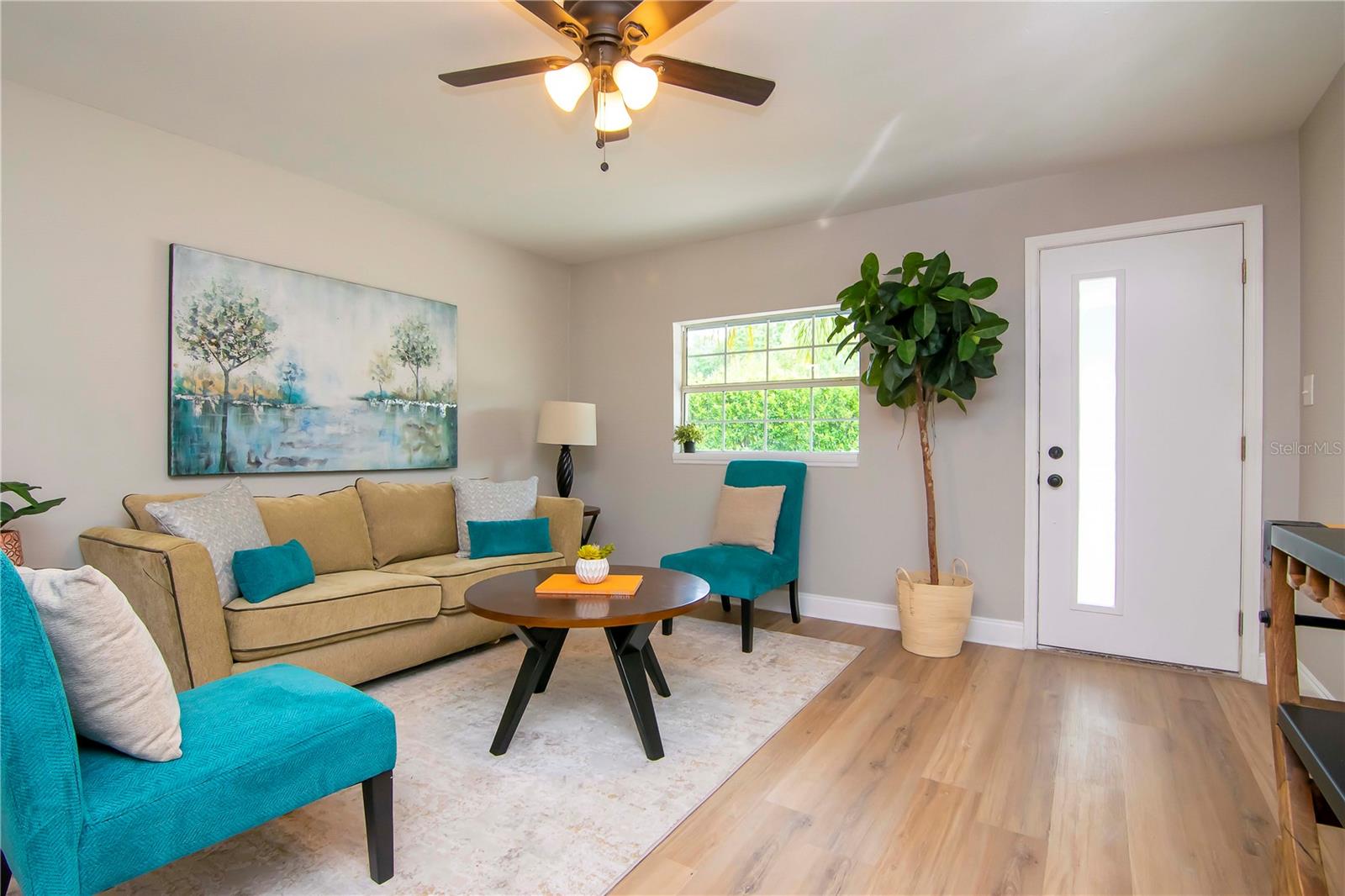 Listing photo id 3 for 3708 Tyson Avenue