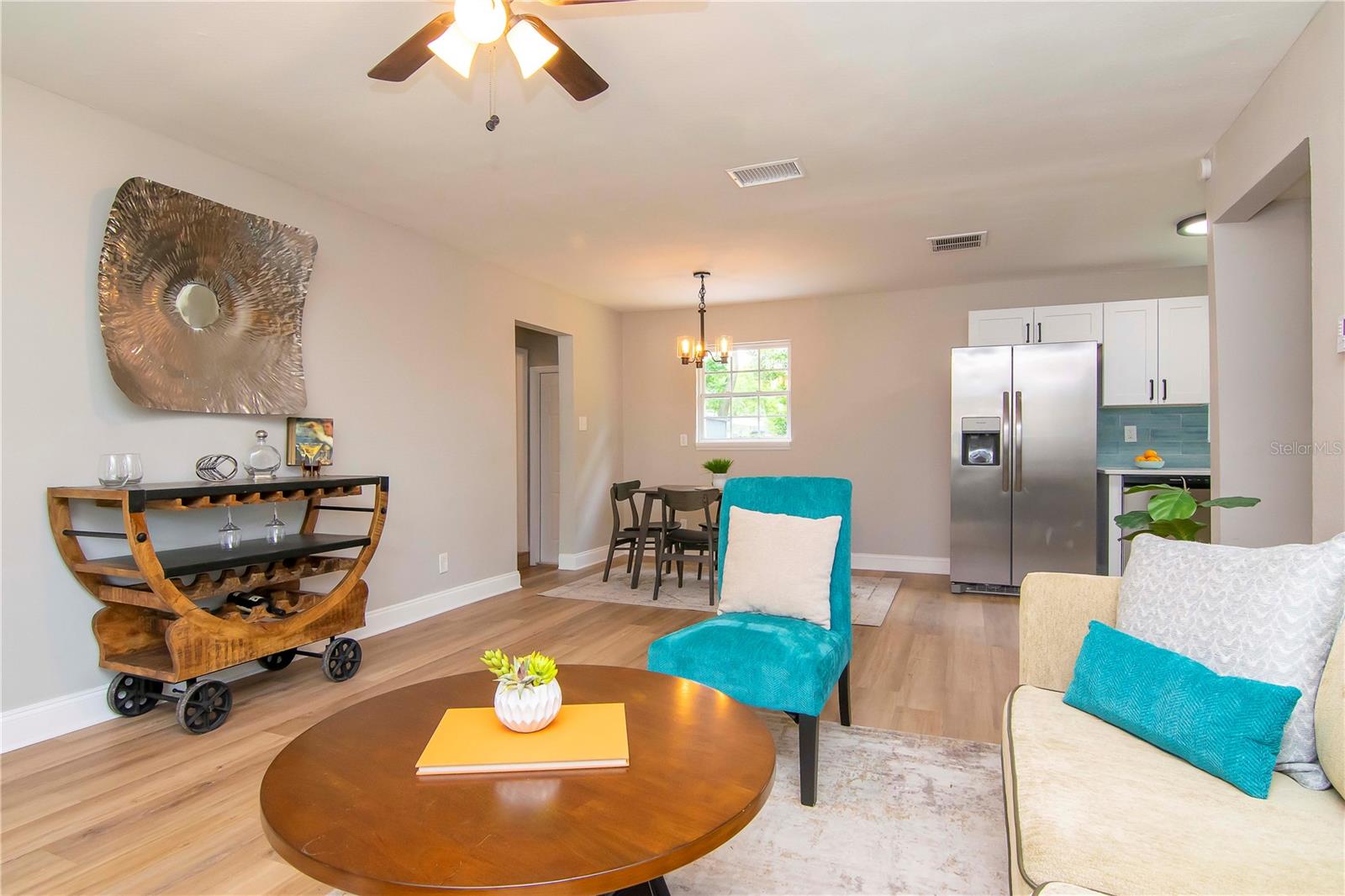 Listing photo id 6 for 3708 Tyson Avenue