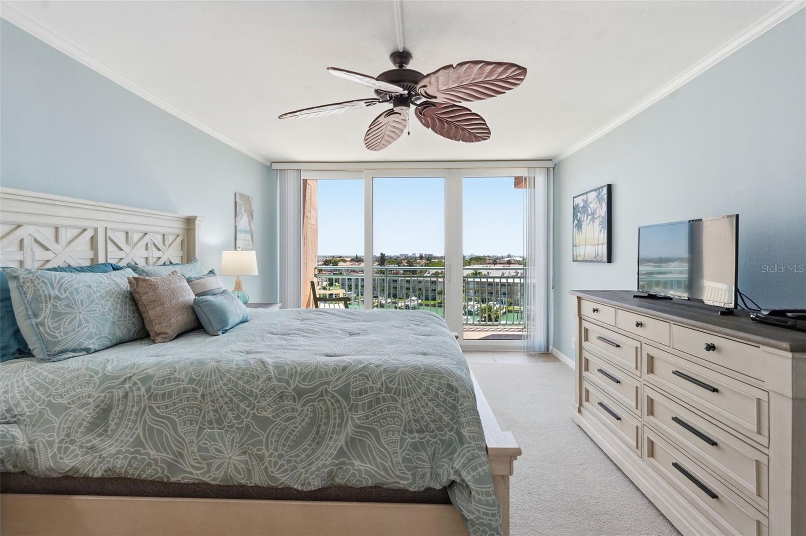 Image 14 of 33 For 1 Key Capri  608w