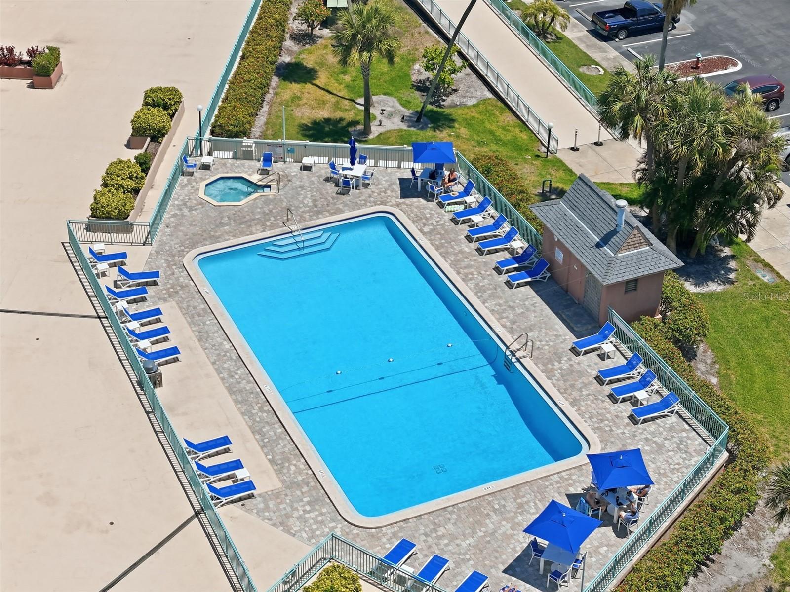 Image 25 of 33 For 1 Key Capri  608w