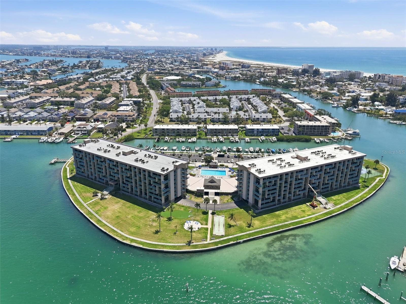 Image 27 of 33 For 1 Key Capri  608w